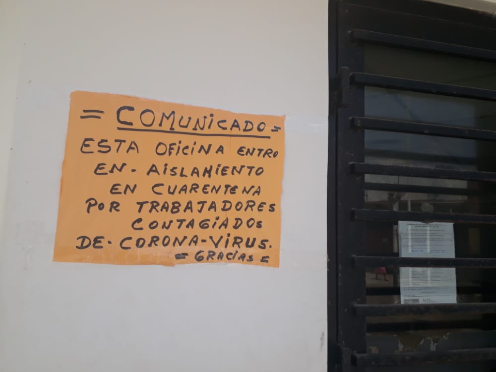 Aviso de cierre en la agencia del Banco de la Nación en Amazonas. Crédito: Gusman Kunchikui Akuts