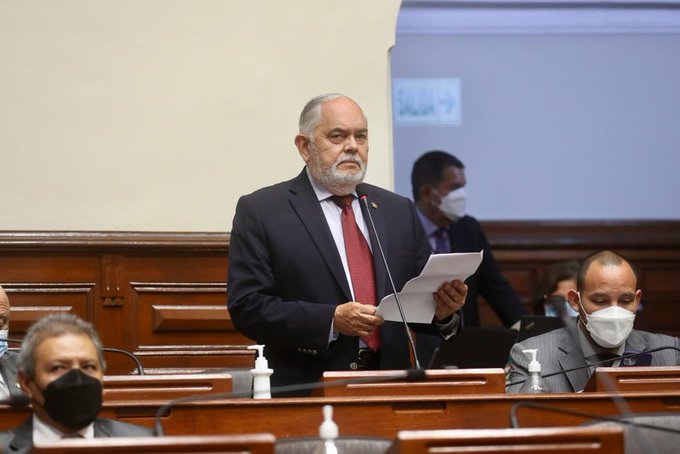CONGRESISTA MONTOYA