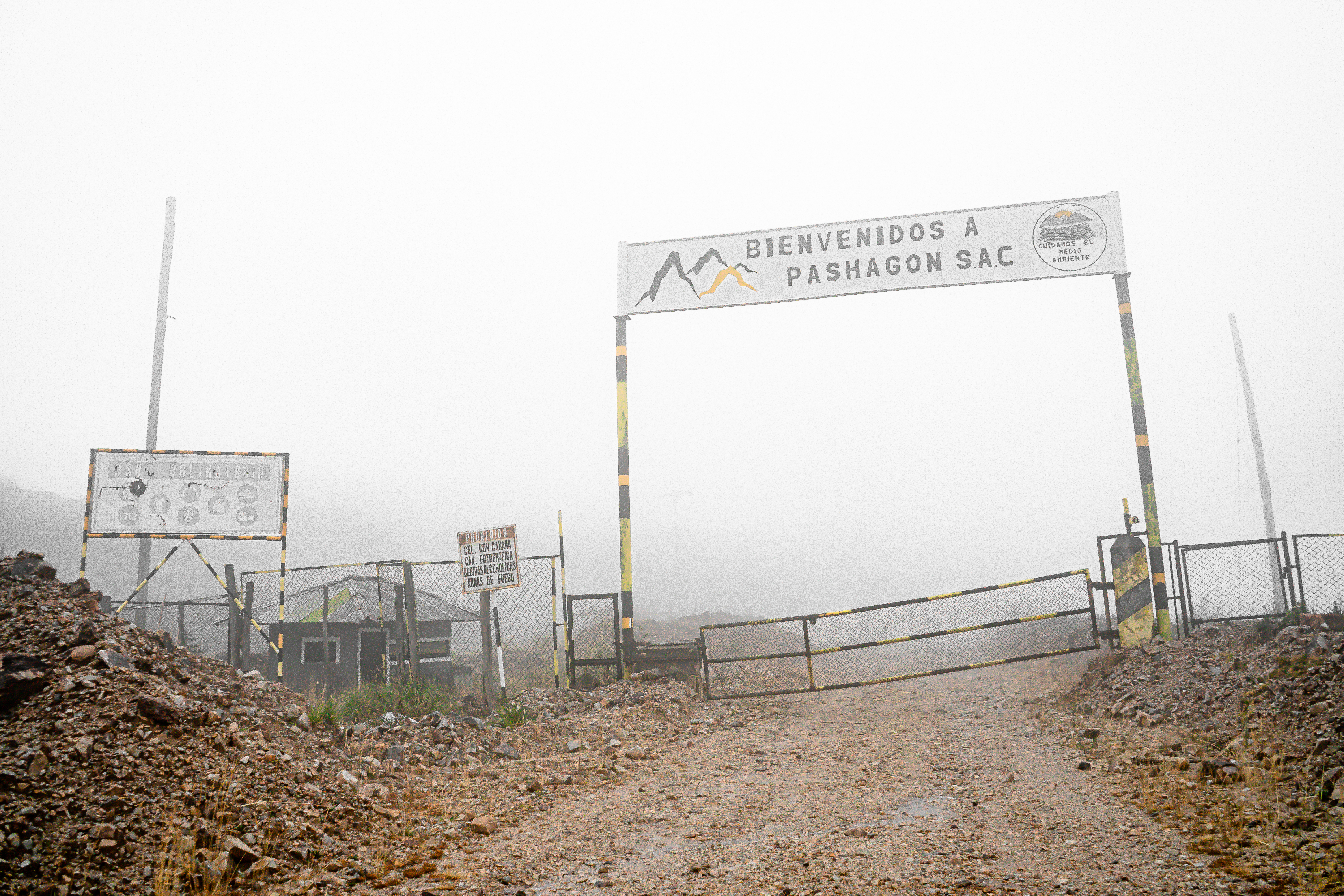 Instalaciones abandonados por la minera. Foto: Gabriel García.