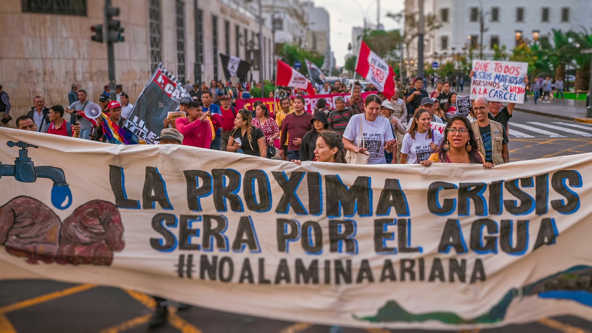 Ciudadanos, Sedapal y organizaciones como Cooperacción y el Instituto de Defensa Legal se oponen al proyecto minero. Crédito: Documental La Amenaza de Ariana (2024).