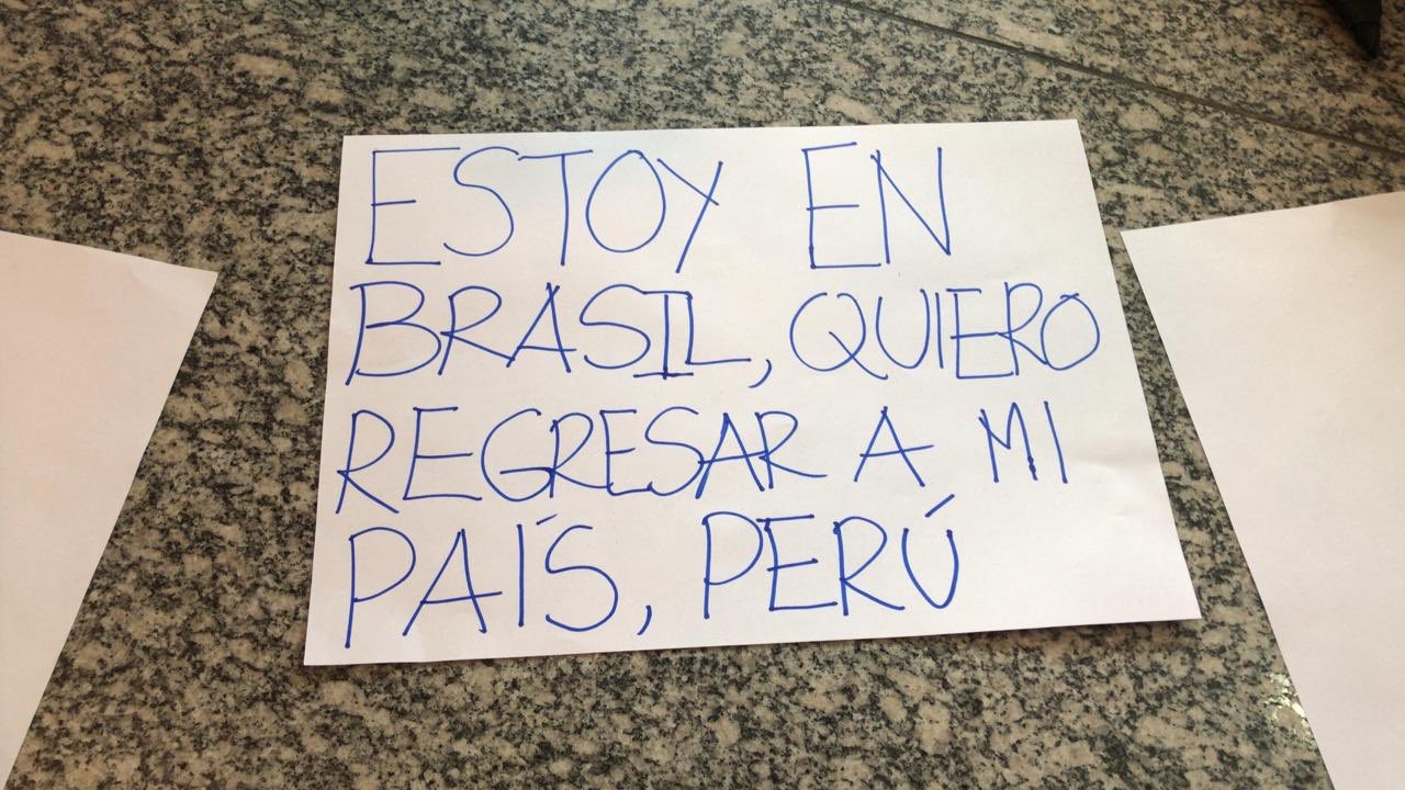 Mensaje de peruanos en suelo brasileño.