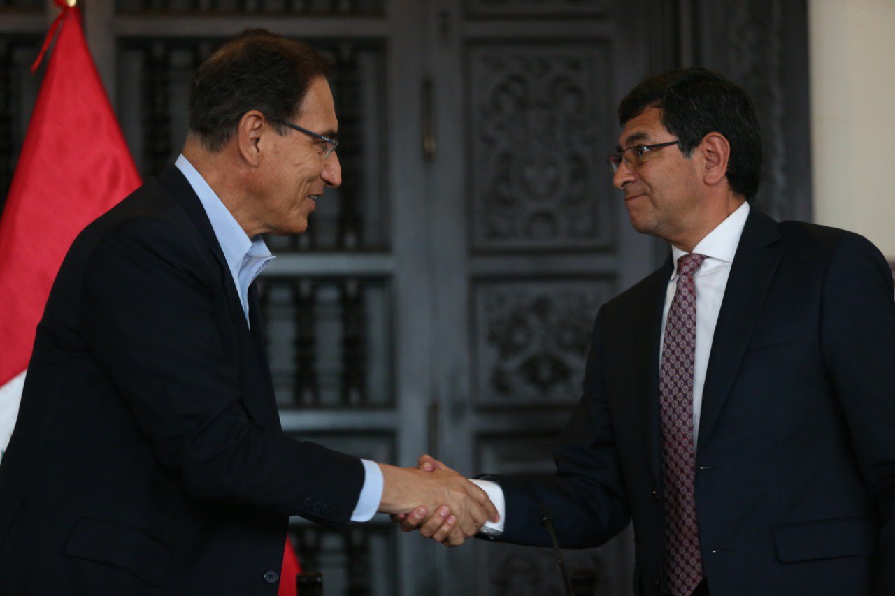 Presidente Martín Vizcarra y gerente de PetroTal, Ronald Egúsquiza. Foto: Difusión