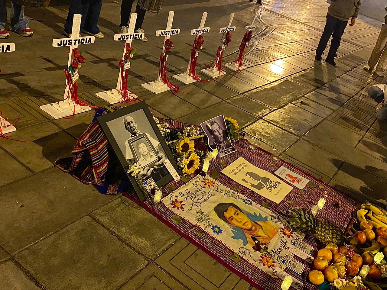 Planton frente al Palacio de Justicia