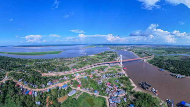 Carretera en la Amazonía