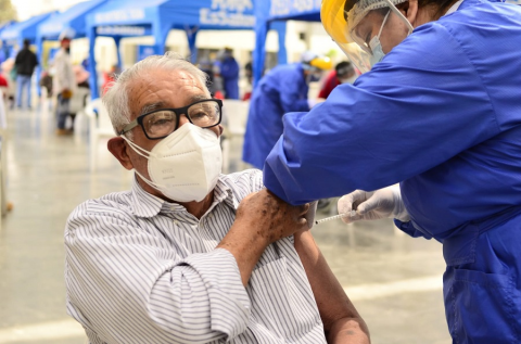 Covid-19: Vacunación de adultos mayores de 60 años en Lima y Callao, conoce el día, hora, lugar